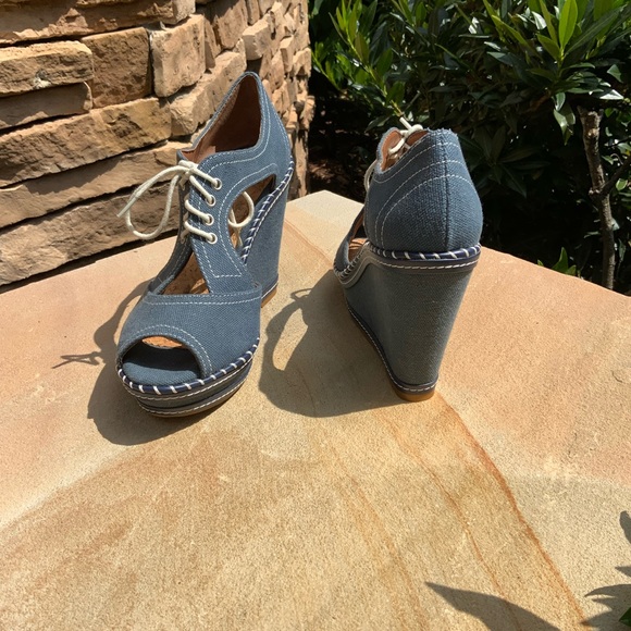 Gianni Bini Tie Up Heels - Picture 7 of 9